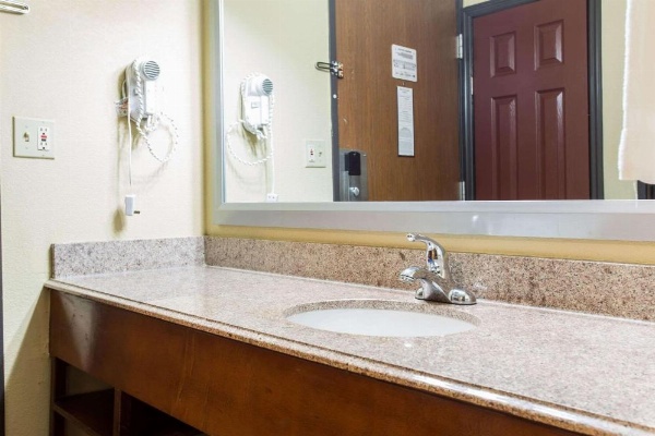 Comfort Inn Columbia - Bush River image 19